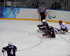 Сборная России по хоккею-следж обыграла сборную США  со счетом 2:1  и вышла в полуфинал Паралимпиады