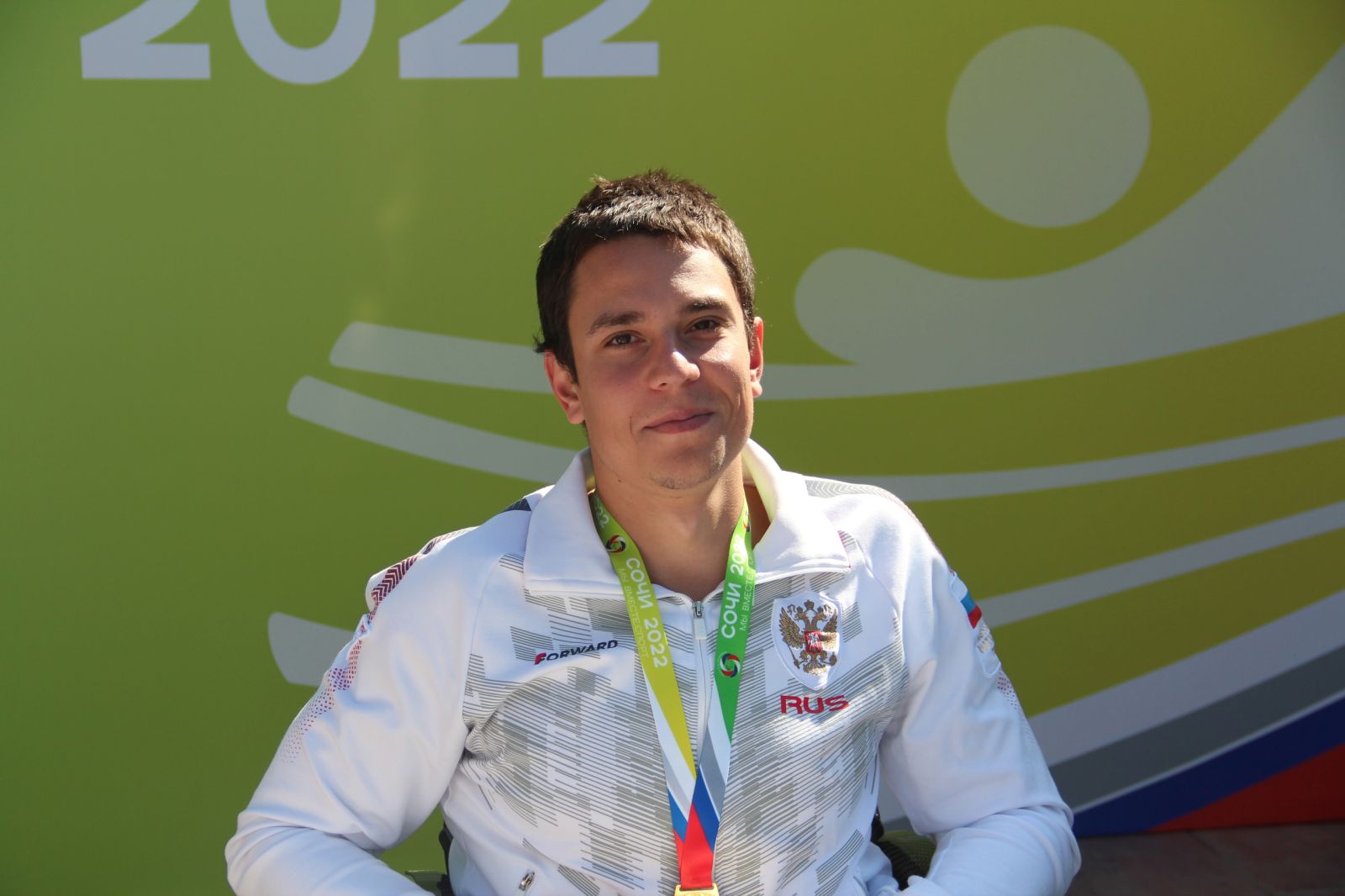 МАТЧ ТВ: Парапловец Жданов рассказал, зачем паралимпийцев разных классов сводят в один заплыв на летних играх в Сочи
