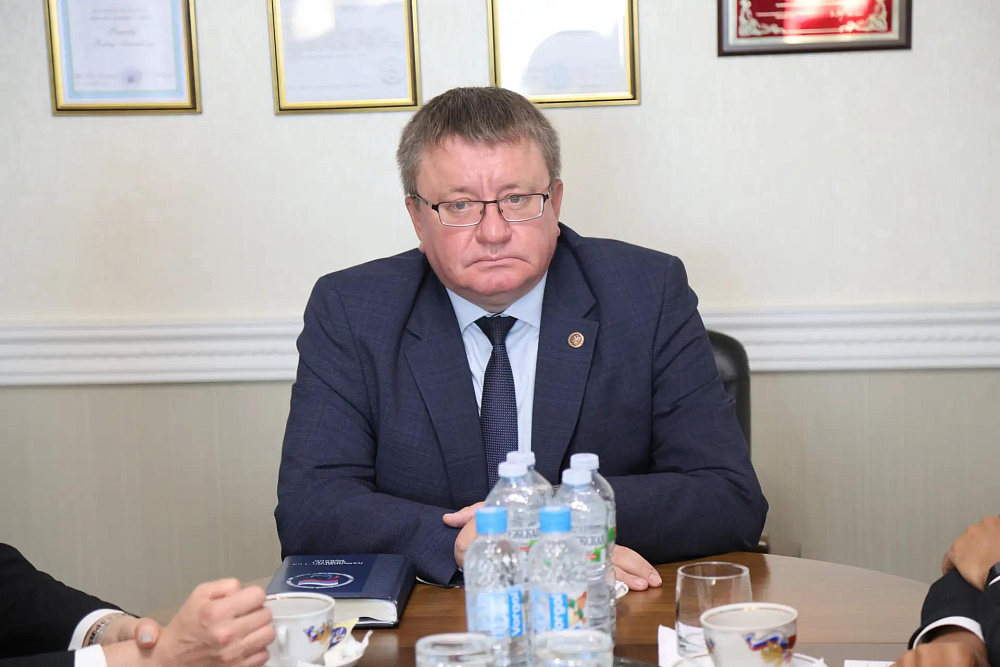 Президент ПКР П.А. Рожков встретился с Президентом Олимпийского и Паралимпийского комитета ЮАР Барри Хендриксом Президент ПКР П.А. Рожков встретился с Президентом Олимпийского и Паралимпийского комитета ЮАР Барри Хендриксом