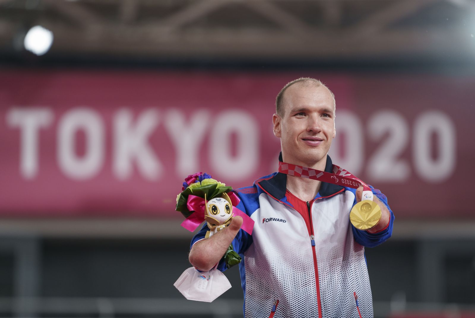 В.В. Путин поздравил победителя XVI Паралимпийских летних игр в Токио в соревнованиях по велоспорту в дисциплине трек, гонка преследования на 3000 метров М. Асташова