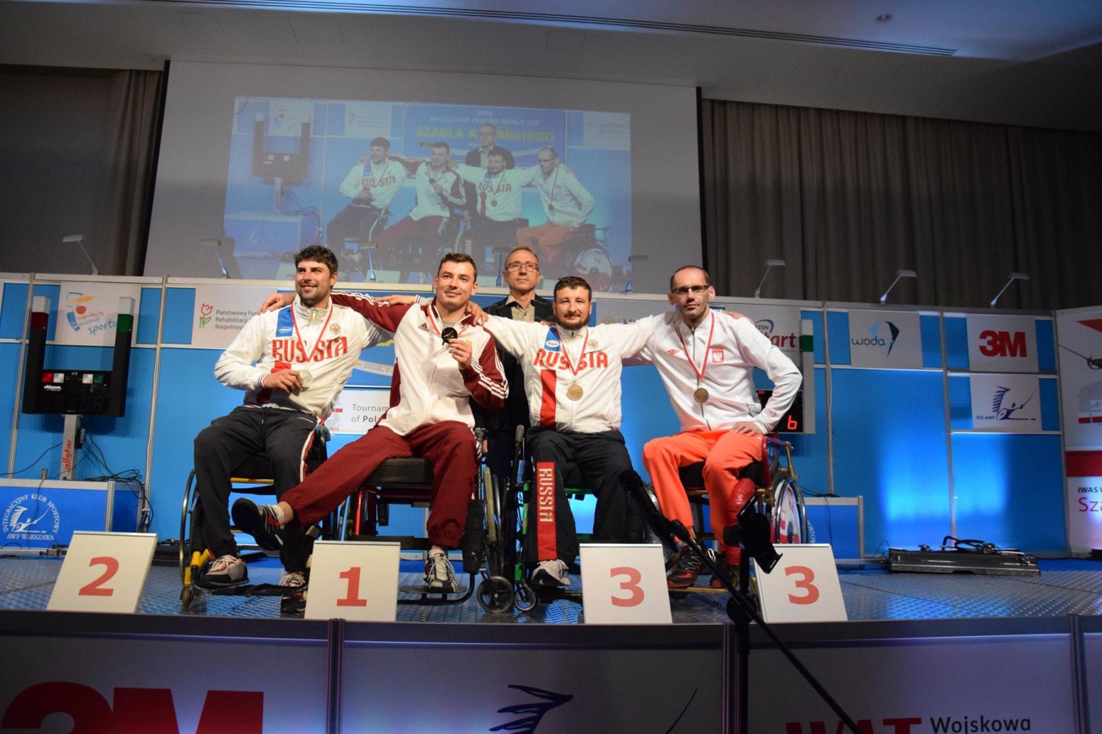 12 российских спортсменов стали чемпионами и призерами Кубка мира по фехтованию на колясках