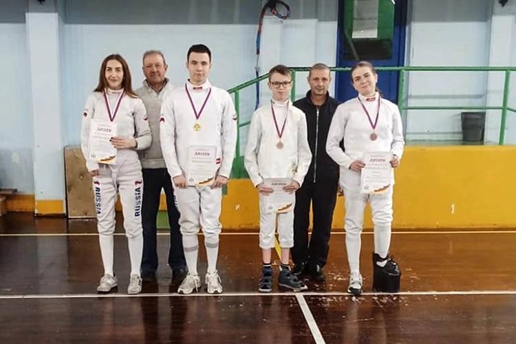 Определены победители и призеры чемпионата Сибирского федерального округа по фехтованию на колясках Определены победители и призеры чемпионата Сибирского федерального округа по фехтованию на колясках