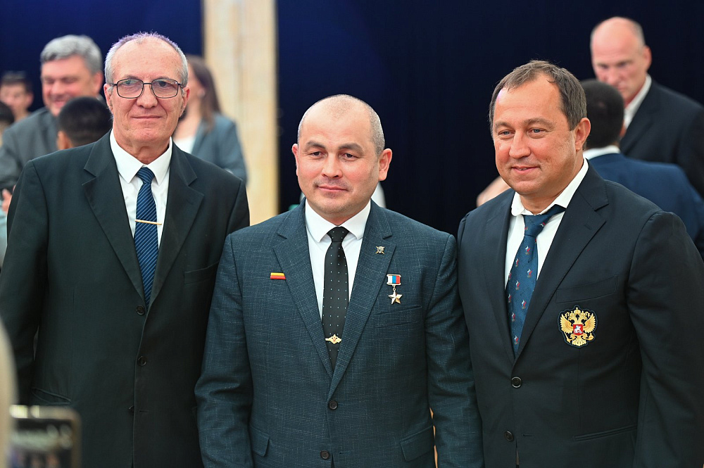 XX юбилейная торжественная церемония награждения премией ПКР «Возвращение в жизнь», посвященная 30-летию ПКР, состоялась в Государственном Кремлевском дворце XX юбилейная торжественная церемония награждения премией ПКР «Возвращение в жизнь», посвященная 30-летию ПКР, состоялась в Государственном Кремлевском дворце