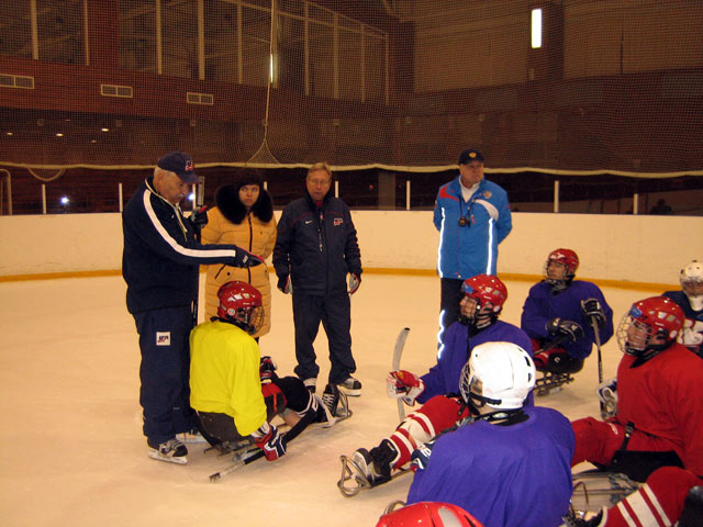 В Алексине (Тульская область) состоялся мастер-класс по хоккею-следж