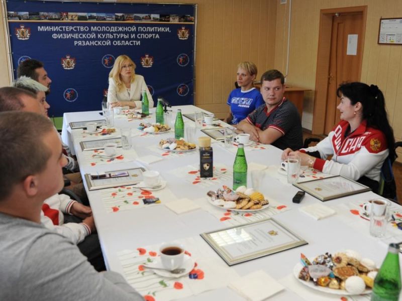 Министр молодежной политики, физической культуры и спорта Рязанской области Т.Е. Пыжонкова провела встречу со спортсменами-паралимпийцами региона