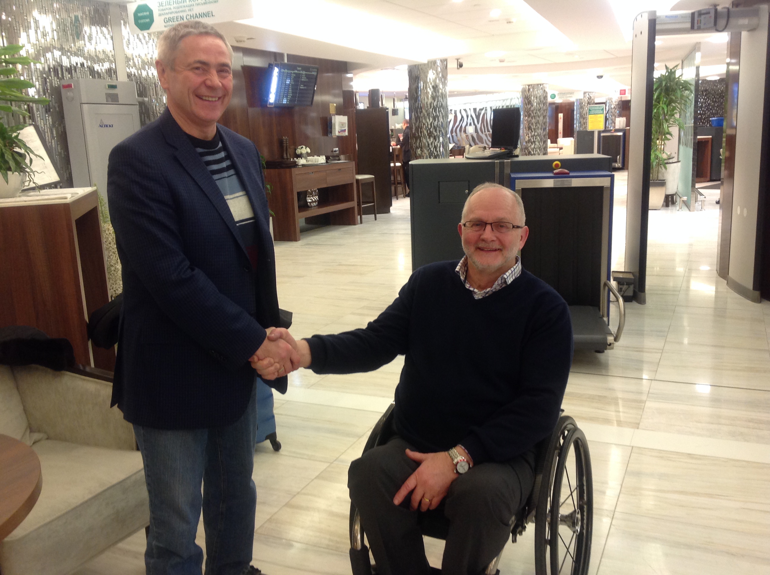 П.А. Рожков в аэропорту «Шереметьево» встретил президента Международного паралимпийского комитета сэра Филипа Крэйвена