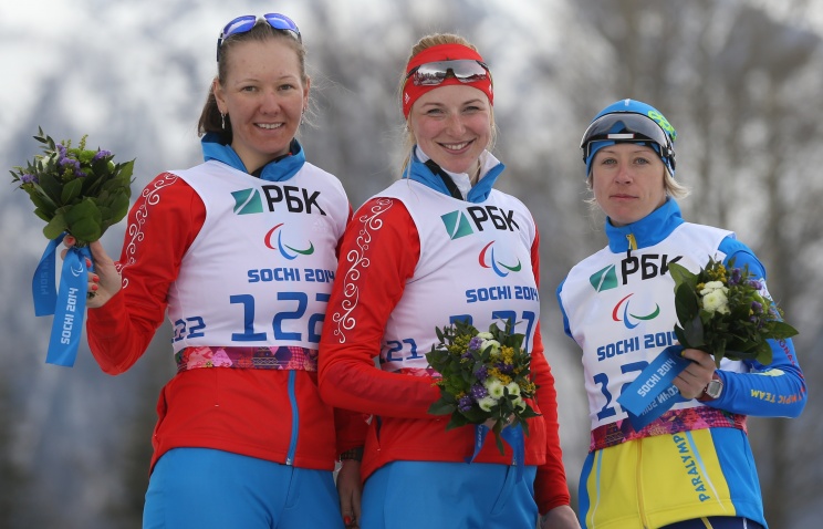 В биатлонном спринте на 6 километров российские спортсменки А. Кауфман и А. Миленина завоевали  золотую и серебряную медали