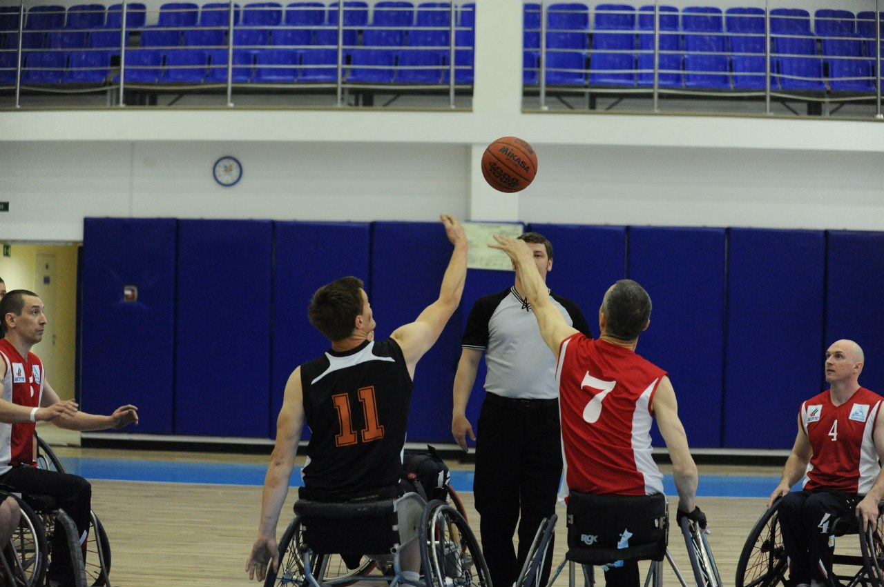 В Тюмени стартовал Всероссийский турнир по баскетболу на колясках 