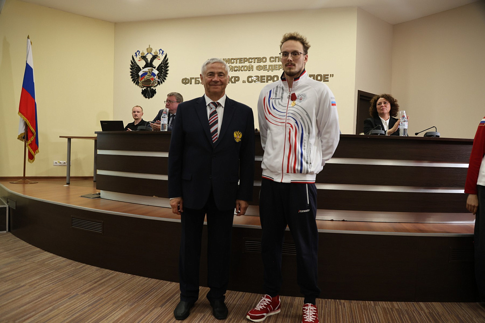 Президент ПКР П.А. Рожков вручил государственные награды Российской Федерации тренерам и спортсменам сборных команд России Президент ПКР П.А. Рожков вручил государственные награды Российской Федерации тренерам и спортсменам сборных команд России