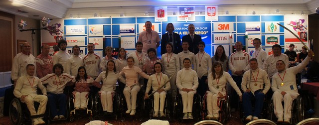 Сборная команда России по фехтованию на колясках заняла первое место в общекомандном зачете на Кубке мира в г. Варшаве (Польша), завоевав 5 золотых, 1 серебряную и 6 бронзовых медалей