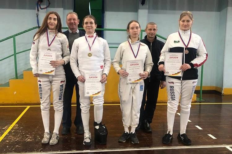 Определены победители и призеры чемпионата Сибирского федерального округа по фехтованию на колясках Определены победители и призеры чемпионата Сибирского федерального округа по фехтованию на колясках