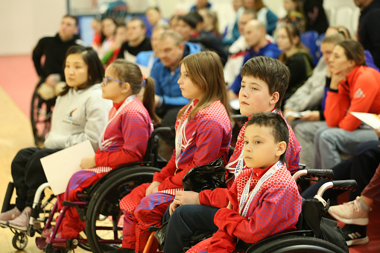 П.А. Рожков в Пересвете принял участие в церемониях открытия и награждения, а также просмотре Кубка России и Всероссийских детско-юношеских соревнований по лыжным гонкам и биатлону спорта лиц с ПОДА
