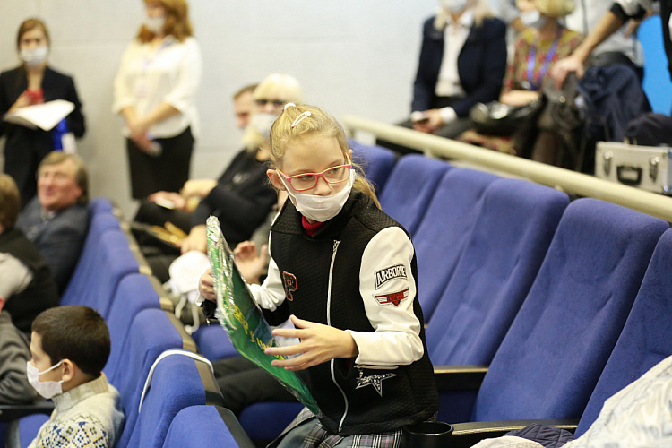 П.А. Рожков совместно с чемпионами и призерами Паралимпийских игр, в г. Дзержинске провели Паралимпийский урок для учеников Дзержинской специальной коррекционной школы