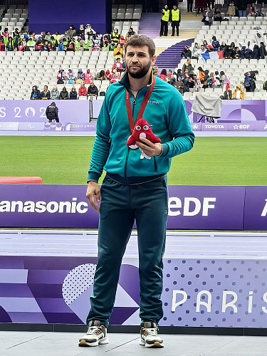 2 золотые, 1 серебряную и 2 бронзовые награды завоевали паралимпийцы из России в восьмой день Паралимпиады в Париже