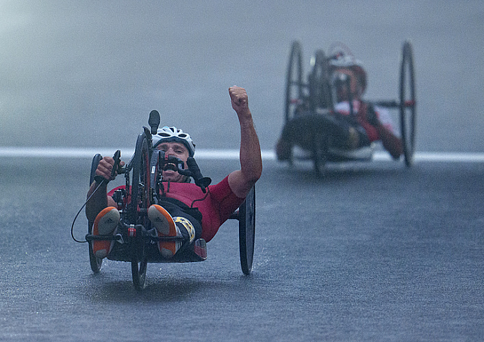 В.В. Путин поздравил победителя XVI Паралимпийских летних игр в Токио в соревнованиях по велоспорту в дисциплине шоссе, групповая гонка Р. Кузнецова