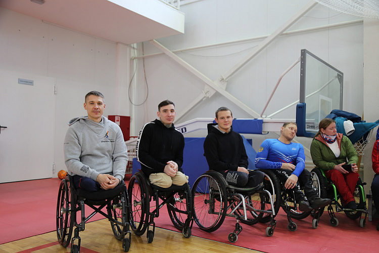 П.А. Рожков в Пересвете принял участие в церемониях открытия и награждения, а также просмотре Кубка России и Всероссийских детско-юношеских соревнований по лыжным гонкам и биатлону спорта лиц с ПОДА