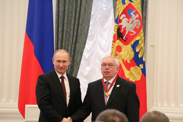 Президент Российской Федерации В.В. Путин вручил государственные награды Российской Федерации организаторам XI Паралимпийских  зимних игр в Сочи, руководителям спортивных федераций, тренерам и другим деятелям, внесшим вклад в подготовку  Паралимпиады-2014