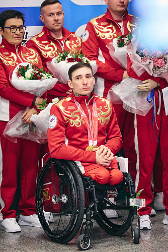 В аэропорту «Внуково» торжественно встретили паралимпийскую сборную России после XIV Паралимпийских зимних игр в Италии В аэропорту «Внуково» торжественно встретили паралимпийскую сборную России после XIV Паралимпийских зимних игр в Италии