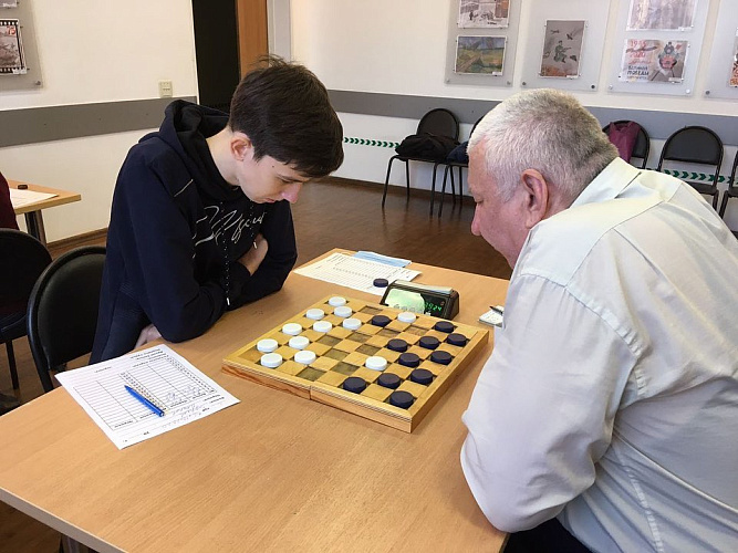 Определены победители чемпионатов России по шашкам спорта слепых