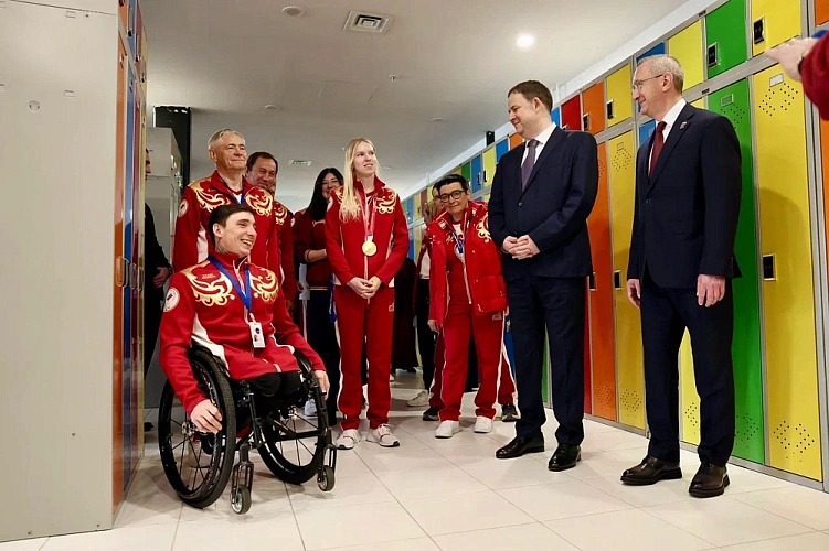 Делегация российских паралимпийцев посетила швейную фабрику «Мануфактуры Bosco»