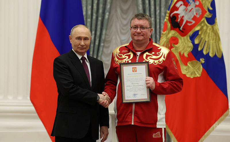 В Кремле Владимир Путин вручил государственные награды Российской Федерации победителям и призёрам ХIV Паралимпийских зимних игр 2026 года