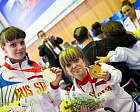 В первый соревновательный день Открытого чемпионата и первенства Европы по пауэрлифтингу среди спортсменов с поражением опорно-двигательного аппарата российские спортсмены (юниоры, юниорки) завоевали 3 золотые медали, и спортсмены (мужчины, женщины) - зол