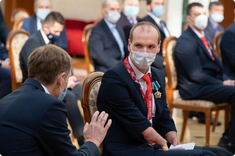 Евгений Куйвашев отметил уральцев, ставших героями Олимпиады и Паралимпиады в Токио-2020