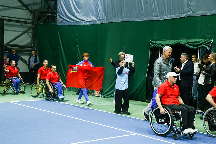 43 спортсмена из 11 регионов страны разыграли медали чемпионата России по теннису на колясках