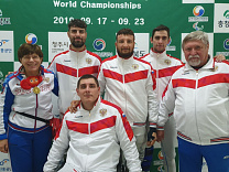 Сборная команда России завоевала 3 золотые, 5 серебряных и 7 бронзовых медалей и заняла 2 место в общекомандном зачете на чемпионате мира по фехтованию на колясках в Корее