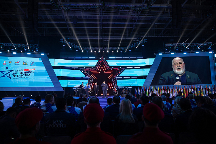 Более 300 ветеранов специальной военной операции приняли участие в первом Всероссийском «Кубке Защитников Отечества» по зимним видам спорта