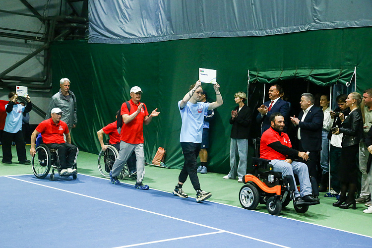 43 спортсмена из 11 регионов страны разыграли медали чемпионата России по теннису на колясках