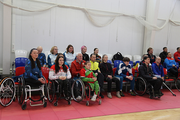 П.А. Рожков в Пересвете принял участие в церемониях открытия и награждения, а также просмотре Кубка России и Всероссийских детско-юношеских соревнований по лыжным гонкам и биатлону спорта лиц с ПОДА