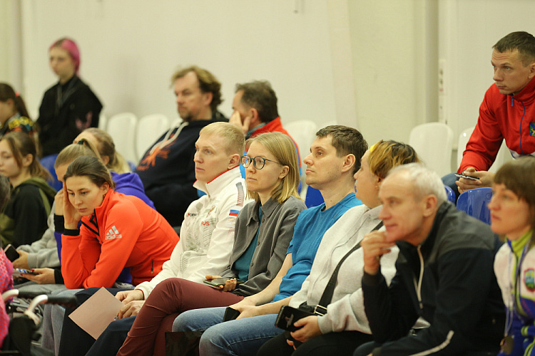 П.А. Рожков в Пересвете принял участие в церемониях открытия и награждения, а также просмотре Кубка России и Всероссийских детско-юношеских соревнований по лыжным гонкам и биатлону спорта лиц с ПОДА