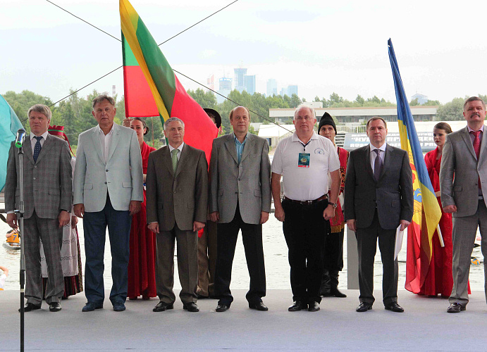 В.П. Лукин и П.А. Рожков на олимпийском гребном канале «Крылатское» приняли участие в церемонии открытия международных соревнований на Кубок Президента РФ по гребле на байдарках и каноэ