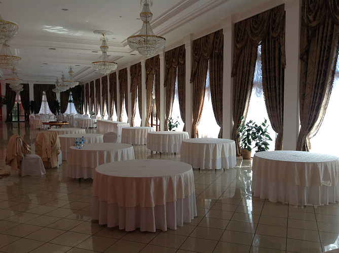 П.А. Рожков совместно с техническим менеджером по играм IWAS Яном Боквиком в г. Сочи в рамках третьего дня инспекционного визита по определению места проведения Игр IWAS-2015 осмотрели сооружения санатория "Южное Взморье"