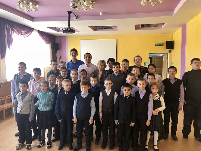 Камчатские паралимпийцы провели «Паралимпийский урок» в образовательных учреждениях Камчатского края