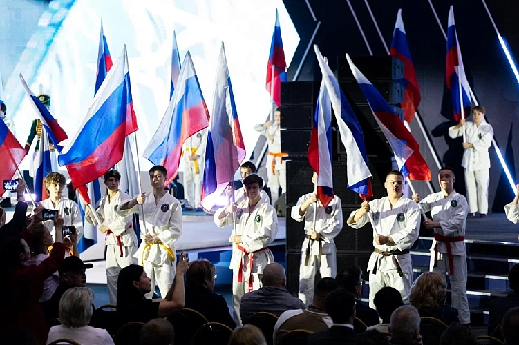 В Екатеринбурге стартовал межрегиональный «Кубок Защитников Отечества» для ветеранов Уральского федерального округа