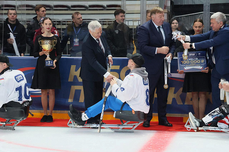 Во Владивостоке завершился Кубок «Герои нашего времени» по следж-хоккею среди ветеранов СВО Во Владивостоке завершился Кубок «Герои нашего времени» по следж-хоккею среди ветеранов СВО