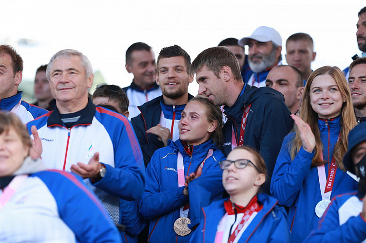 Паралимпийскую сборную России торжественно встретили на Красной площади Паралимпийскую сборную России торжественно встретили на Красной площади