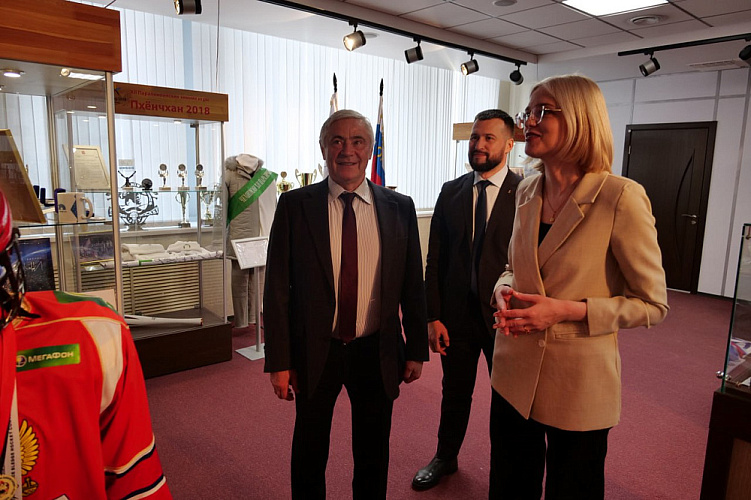 П.А. Рожков в офисе ПКР провел рабочую встречу с и.о. заместителя председателя Правительства Забайкальского края В.В. Бессоновой и министром физической культуры и спорта Забайкальского края А.К. Середкиным