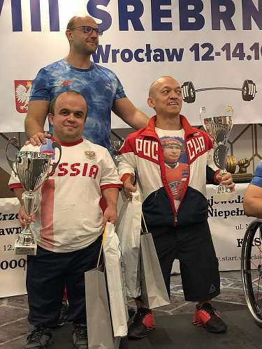 9 золотых, 4 серебряные и 3 бронзовые медали завоевали российские спортсмены на международных соревнованиях по пауэрлифтингу спорта лиц с ПОДА в Польше