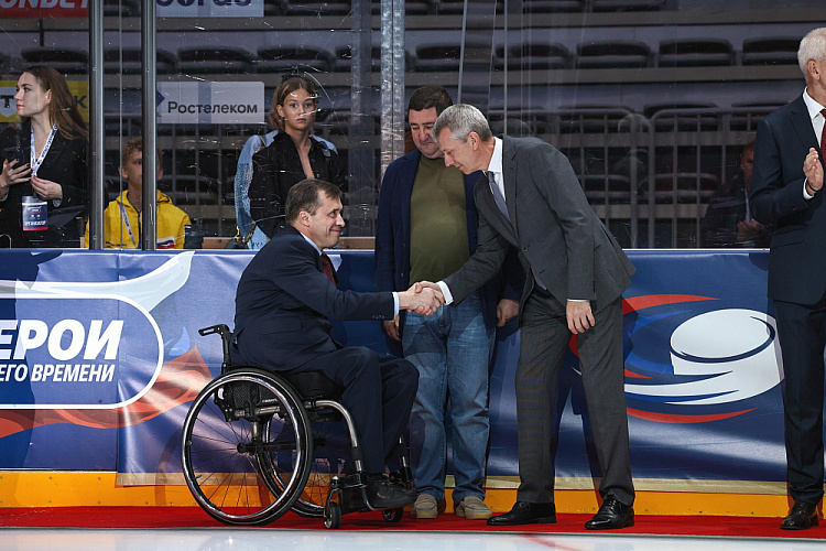 Во Владивостоке состоялось открытие Кубка по следж-хоккею среди ветеранов СВО «Герои нашего времени»