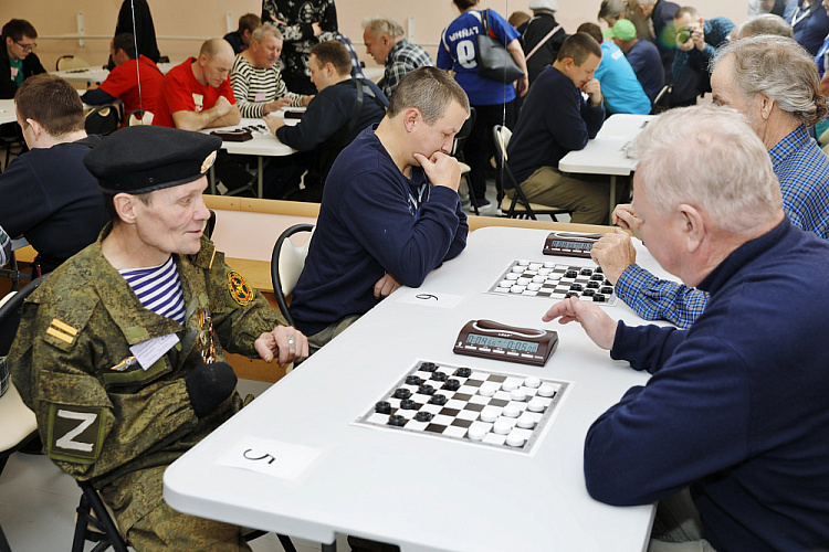 ПКР совместно с региональными отделениями и спортивными федерациями в субъектах РФ провели мероприятия, приуроченные к Международному дню инвалидов
