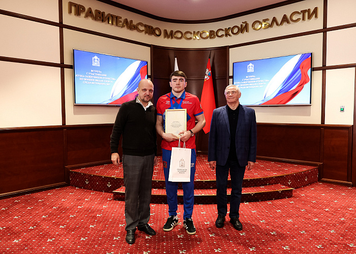 Министр спорта РФ М.В. Дегтярев, Губернатор Московской области А.Ю. Воробьев, президент ПКР П.А. Рожков встретились с подмосковной командой по итогам выступления на зимнем Кубке Защитников Отечества Министр спорта РФ М.В. Дегтярев, Губернатор Московской области А.Ю. Воробьев, президент ПКР П.А. Рожков встретились с подмосковной командой по итогам выступления на зимнем Кубке Защитников Отечества