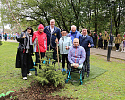 Чемпионы и призеры Паралимпийских игр в Сочи приняли участие в высадке деревьев на Аллее чемпионов