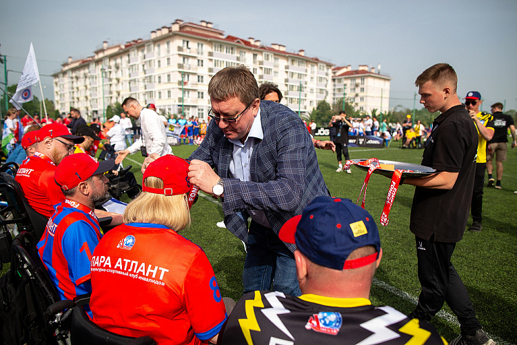 Генеральный секретарь ПКР, 5-кратный чемпион Паралимпийских игр А.А. Строкин принял участие в церемониях награждения и закрытия ежегодного фестиваля футбола для людей с инвалидностью и ОВЗ «FONBET Стальная воля»