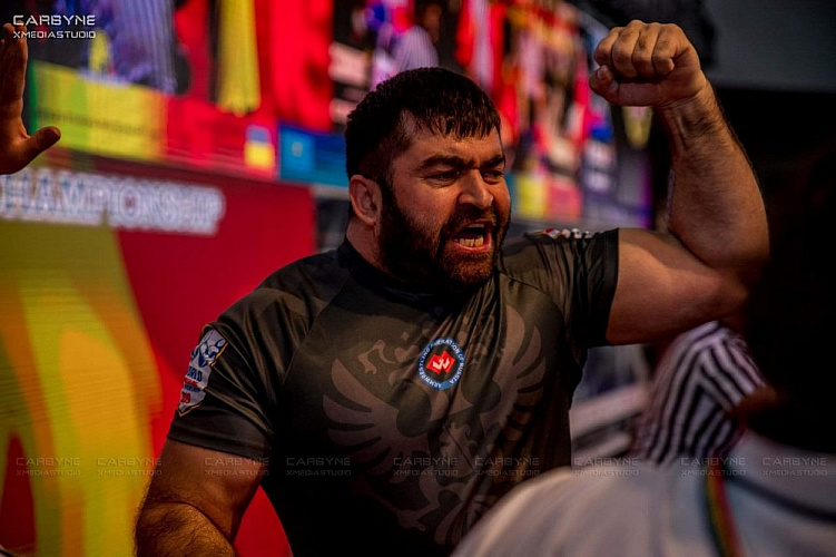 Сборная команда России по армрестлингу выиграла общекомандный зачет чемпионата мира в женской категории и стала второй – в мужской