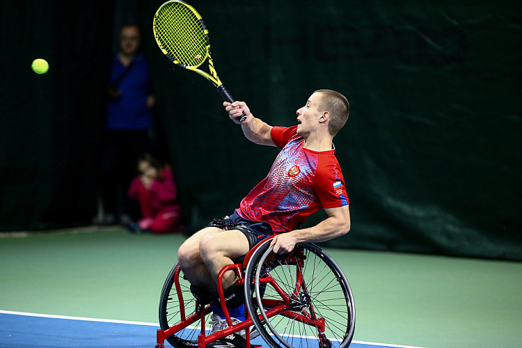 43 спортсмена из 11 регионов страны разыграли медали чемпионата России по теннису на колясках