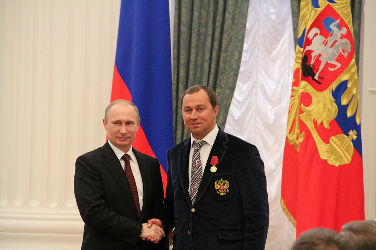 Президент Российской Федерации В.В. Путин вручил государственные награды Российской Федерации организаторам XI Паралимпийских  зимних игр в Сочи, руководителям спортивных федераций, тренерам и другим деятелям, внесшим вклад в подготовку  Паралимпиады-2014
