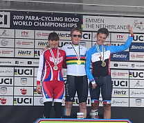 Юлия Сибагатова завоевала серебряную медаль в третий день чемпионата мира по велоспорту на шоссе в Нидерландах